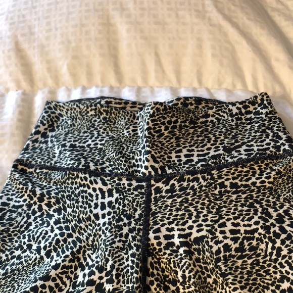 Nike leopard Dri-Fit Training Pants - Picture 2 of 6